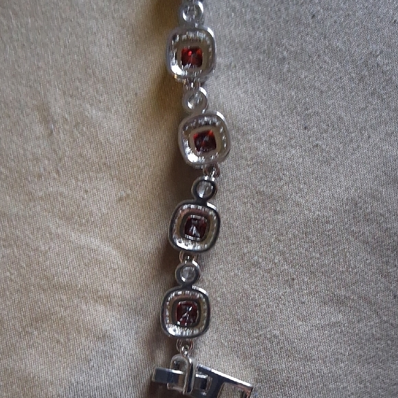 18KT WHITE GOLD OVER SILVER.WITH CRYSTALS.BRAND NEW RETAIL 299.00 - Picture 5 of 6